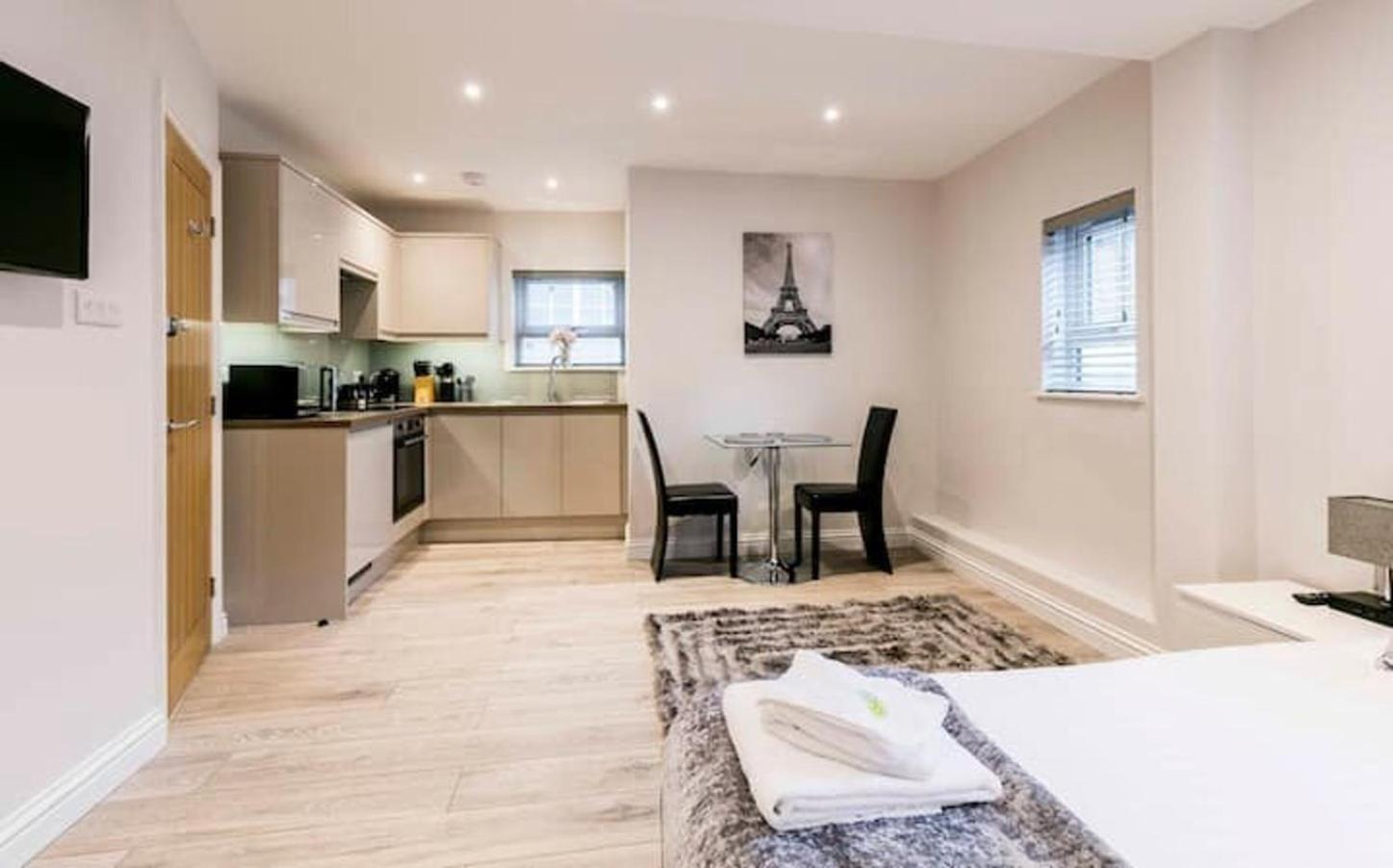 City Cb1 Studio Just Off Mill Rd, Close To Train Station - Walk To Station And City Centre 캠브리지 외부 사진