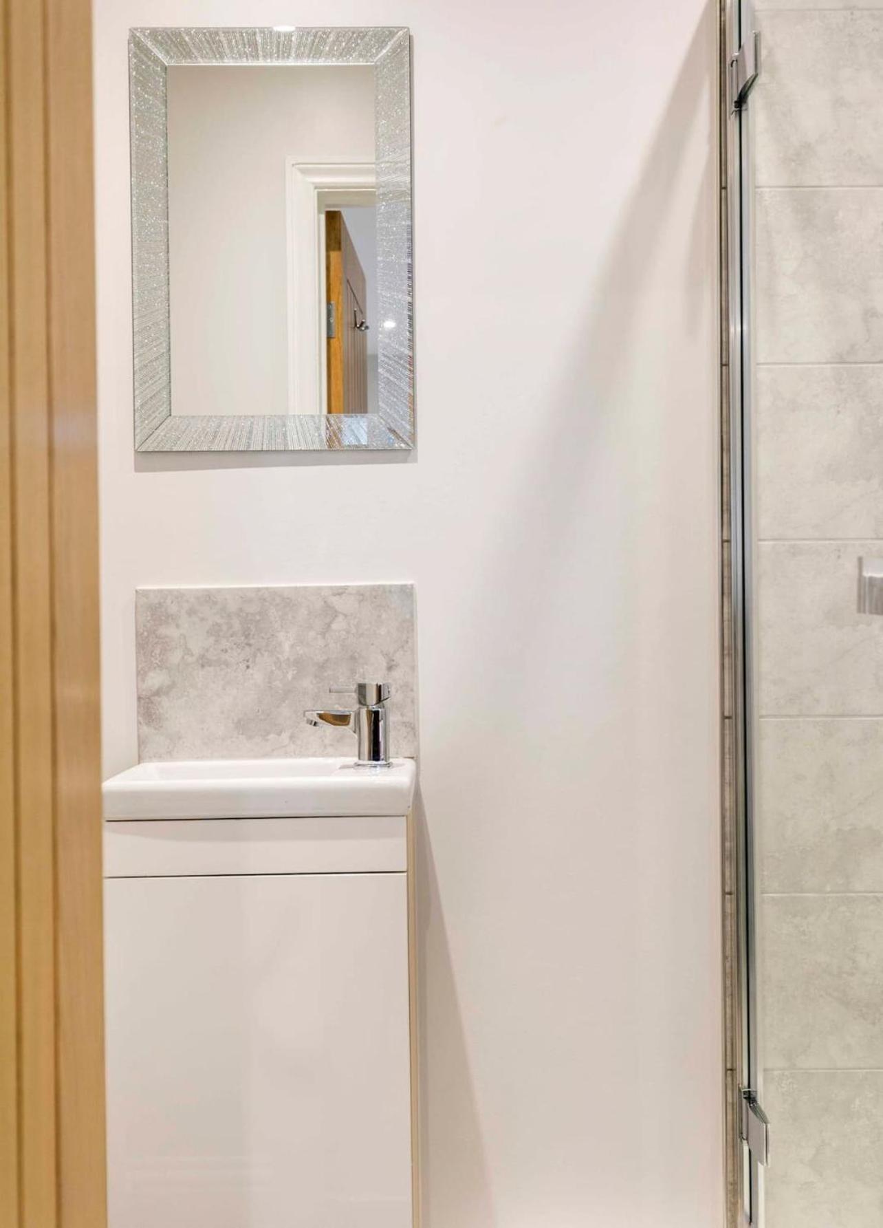 City Cb1 Studio Just Off Mill Rd, Close To Train Station - Walk To Station And City Centre 캠브리지 외부 사진